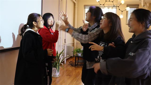 【完满班级】艺随我动 乐绘完满——淬炼·国际商学院人资2101班完满班级活动