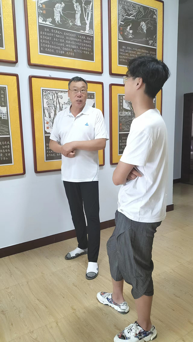 【三下乡】领略剪纸艺术 传承民俗文化 ——“艺家人”走进河津剪纸艺术家协会