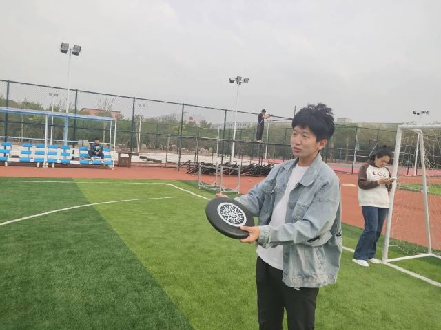 【完满团支部】“飞”扬青春 “盘”活校园——大数据学院、信息工程学院计科2205班完满团支部活动