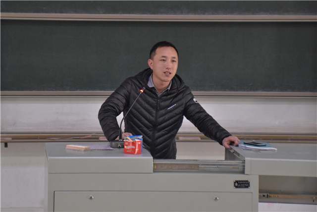 【辅导员说完满】俭以养德 理性消费——大数据学院、信息工程学院2018级主题班会