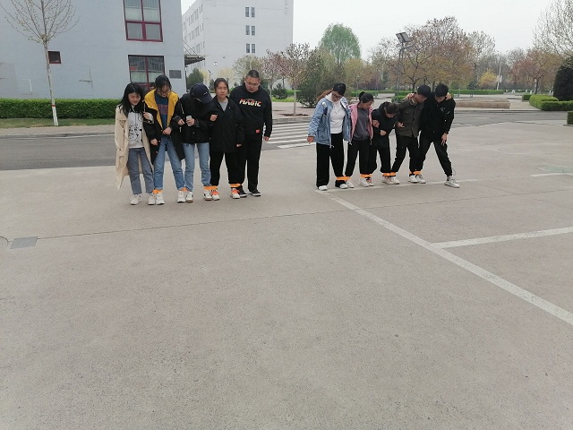 【完满班级】趣味互动 拓展思维——食品与环境学院食安2002班完满班级活动