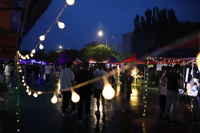 【1+1>2】搭建“理论+实践”育人平台 练就新商科营销思维——淬炼&青藤联合举办第七届“学以致用 职域行销”校园营销节