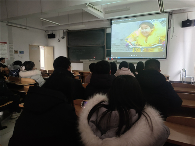 【情暖社区】暖心工程第484期:孝随影动 执笔写爱