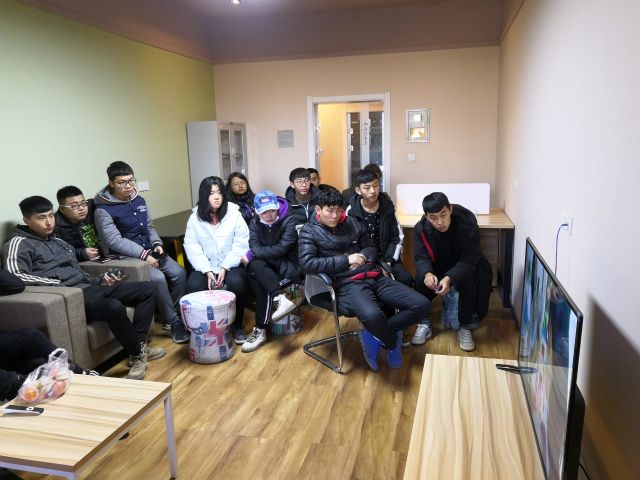 用语言描绘青春  用声音传递梦想——网工1702班班级观影活动