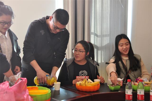 学生会主席沙龙第38期:“只为遇见 止未预见”