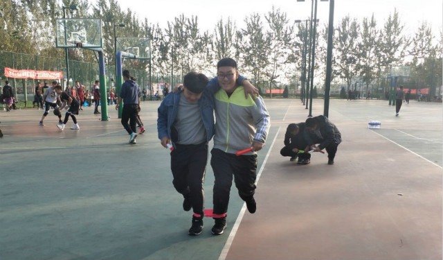 【完满班级】舞动青春 释放活力——信工系网络工程1702班举办“一路有你”趣味挑战赛