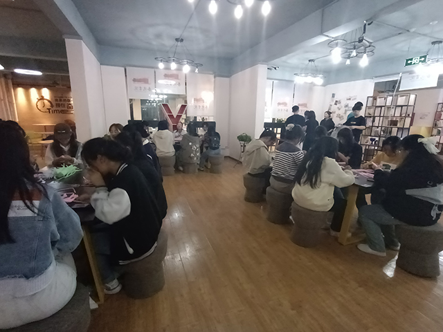 【B类社团】心跳颜究所(第1期)——中秋国庆 我带着花灯来看你