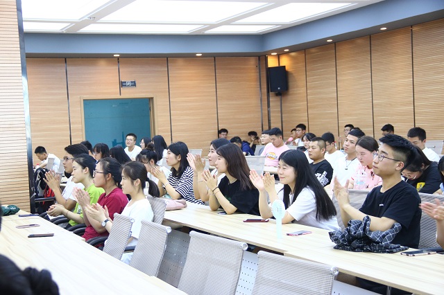 【荣誉周】找一个引路人 感受楷模力量 最终成为一个引路人——2018—2019学年“学长计划·导航人生”系列工程先进单位总结评优答辩大会