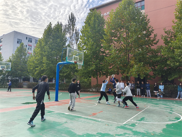 【完满班级】挑战地心引力 引爆篮球魅力——淬炼·国际商学院营销2102班完满班级活动