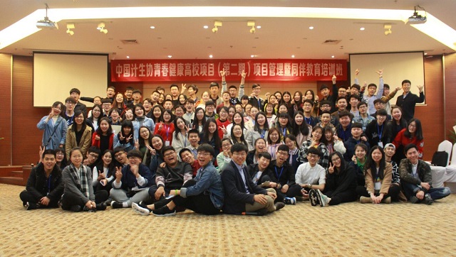 闪光的信院第166期:步行公益 硕果“莹莹”——乔莹