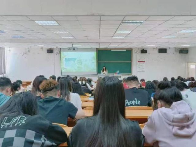 【辅导员说完满】青春没有售价 疯狂就在当下——艺术传媒学院2021级视觉、动画辅导员说完满活动