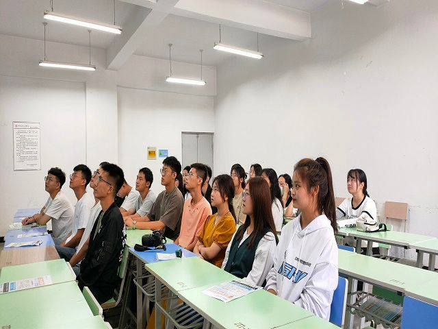 【完满班级】晨曦细雨育桃李 金秋硕果慰园丁——艺术传媒学院环设2004班教师节感悟活动