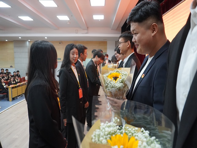 【青马工程】温情橙意浓 扬帆正起航——第十一届学生组织见面会暨第十五期“青马工程”雏鹰班开班仪式