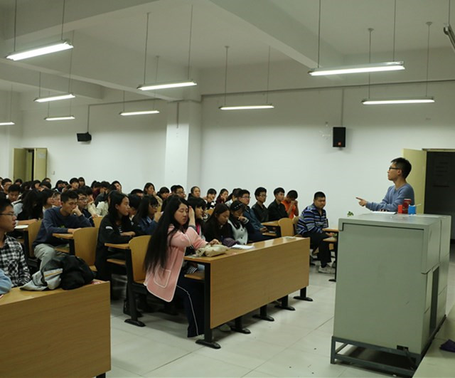 【辅导员说完满】你的青春 我的陪伴——经济与管理学院2015级考研动员大会