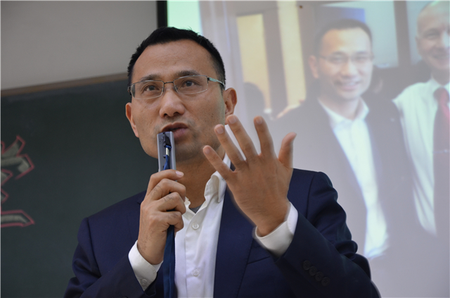 学长计划第592期:携一勺花之语 向对的方向前行——淬炼商学院第八十三期学长计划