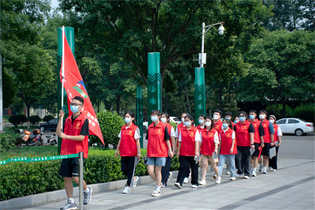 【三下乡】芳华待灼 砥砺深耕 赴约“鹏飞”共谈商话——淬炼·国际商学院青年益行发展成就观察团