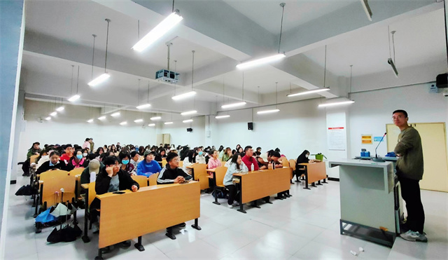 【辅导员说完满】你好春天 静待花开——经济与管理学院2022级辅导员说完满活动