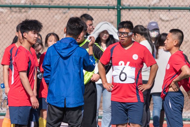 青春就要张扬 激情绽放球场——第五届“新生杯”足球联赛