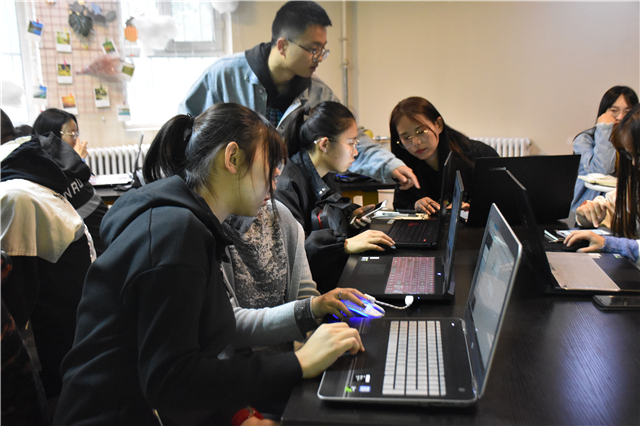 寻找创意源泉 感受灵感迸发——大数据学院、信息工程学院摄影和写作专题培训会