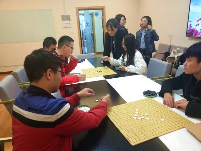 【完满班级】棋乐无穷 睿智人生——食品与环境学院资环1601班棋王争霸赛