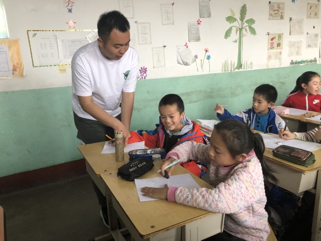 市民课堂第276期:稚语欢声 时间天籁——艺术传媒学院“七彩画室星期三”儿童美育成长关爱行动第101期