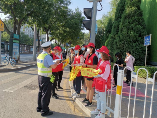【暑期社会实践】安全与幸福携手 文明与美丽同行 ——外语系学子暑期社会实践纪实（五）