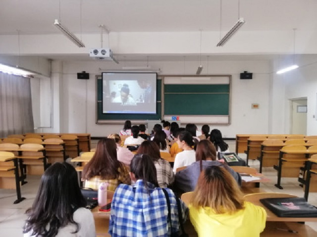 【完满班级】传递爱心 人间温馨