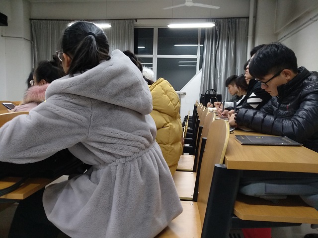 【辅导员说完满】不虚度不荒废 珍惜时间——淬炼商学院举办“辅导员说完满”系列活动（三十四）