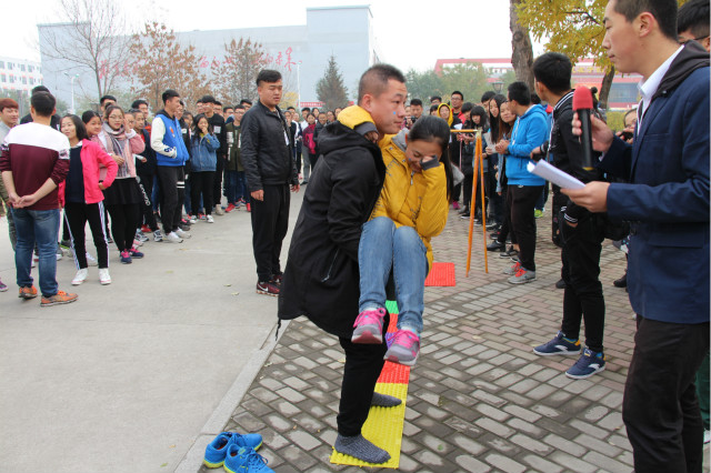 经管系举办“Running Man”第三届新异能大赛