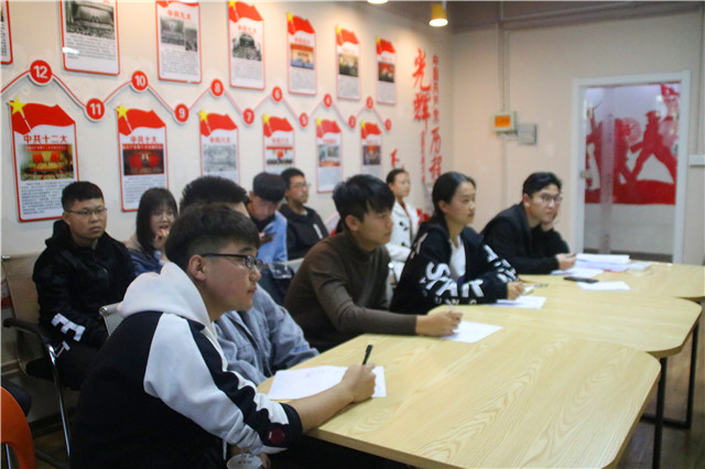 群雄舌战展雄风 争锋相对辩天下——智能工程学院第六届“舌战群儒”辩论赛落下帷幕