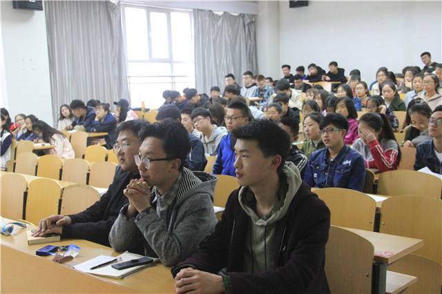 【辅导员说完满】以梦为马 不负韶华——在与众不同的大学成就完满的自己