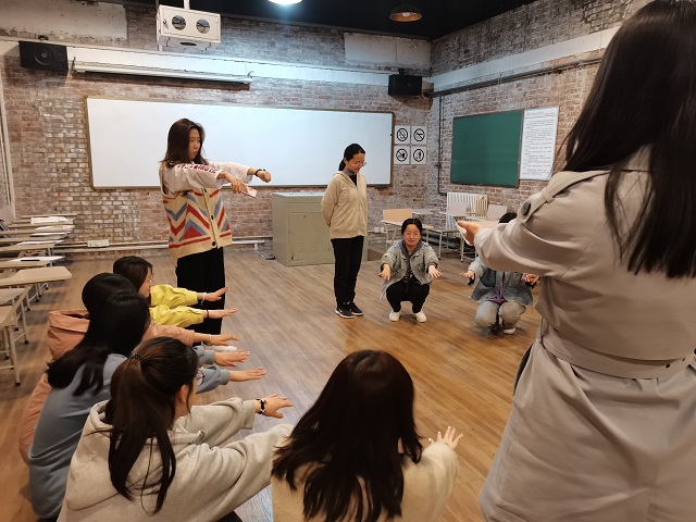 【完满班级】“促健康 同健身”深蹲打卡活动——远景1904班完满班级活动