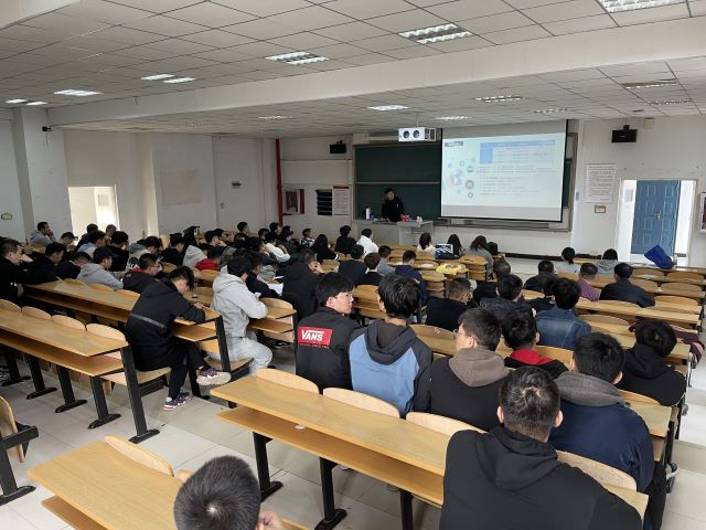 深入宣讲聚力增效 逐梦未来保驾护航——智能工程学院就业专场招聘会