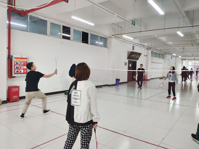 【完满班级】动感青春 我们不一样——食品与环境学院动医1702班羽毛球比赛