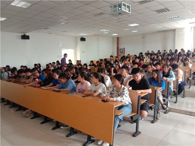 【辅导员说完满】为什么要爱国——淬炼商学院“辅导员说完满”专题活动（十二）