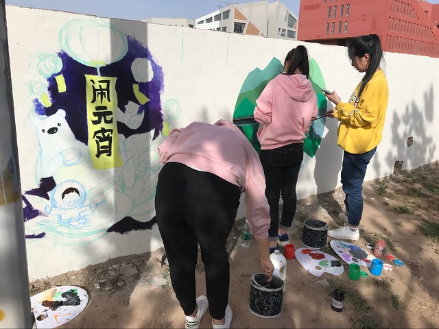 一笔梦春秋——“以画笔勾勒创意 用色彩照亮信院”墙绘涂鸦活动第六期
