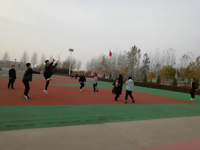 【完满班级】趣投沙包 拾忆童年——2017级艺术传媒学院视觉1702班完满班级活动