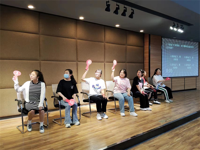 学霸团中谁最强 擂台赛上争高低——淬炼·国际商学院首届学霸团比赛