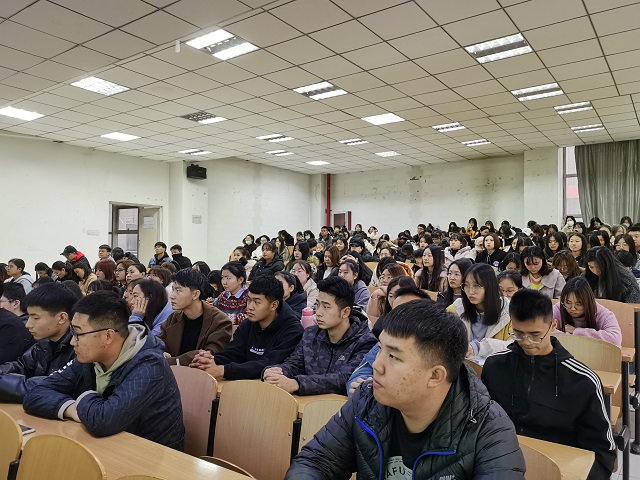 【辅导员说完满】我爱我 给心理一片天空