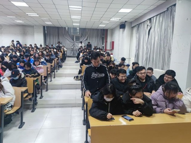 【辅导员说完满】青青子衿 悠悠我心——淬炼·国际商学院2021级“辅导员说完满”专题活动