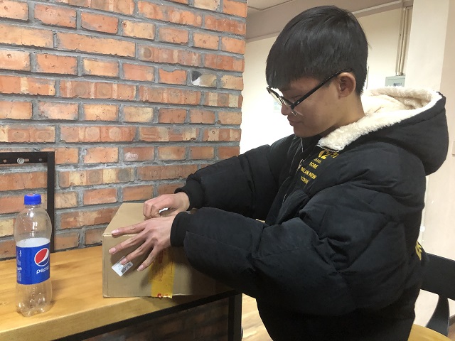 【完满班级】“生活处处有艺术”手工制作——数据1802班“心灵手巧 变废为宝”完满班级活动