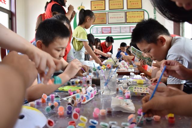 【三下乡】七彩守护 助力儿童成长——食品与环境学院“青风环箕”乡村振兴实践团