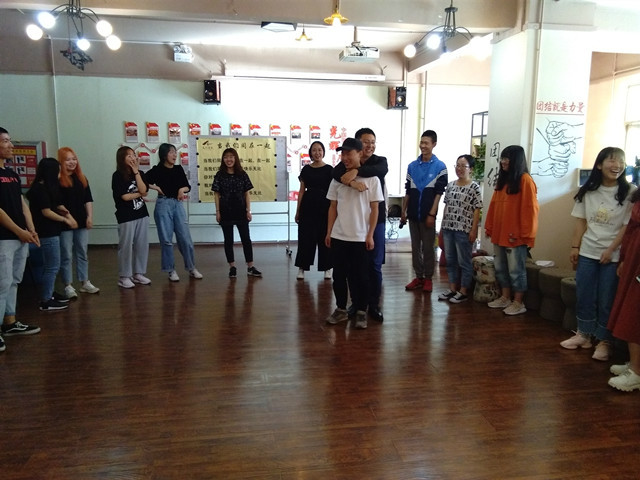 【完满班级】完满青年 谱写华丽诗篇——经济与管理学院五月完满班级活动纪实（八）