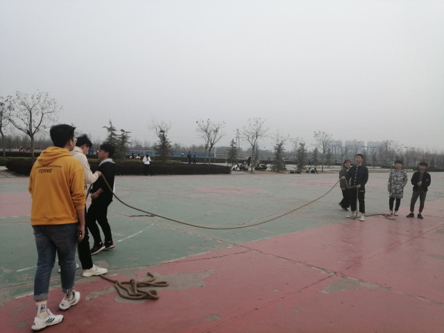 【完满班级】 绳索飞扬 回味童年——艺术传媒学院视觉1803班跳大绳完满班级活动