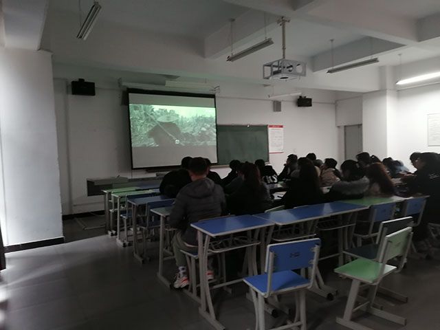 【完满班级】感恩从小开始让爱温暖彼此——艺术传媒学院环设2001班公益观影活动