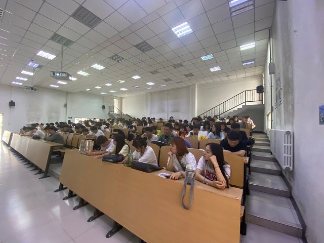 【辅导员说完满】品读经典 光亮人生——艺术传媒学院18级环设辅导员说完满活动