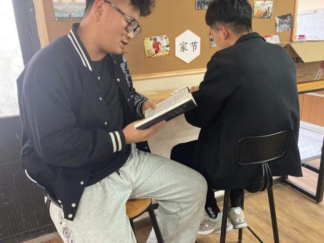 【完满团支部】好书点亮智慧 阅读陪伴成长——食品与环境学院动医2201班完满团支部活动