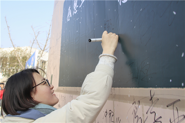 “寄相思·诉恩情”游子寄家书——一封家书寄出千思万绪