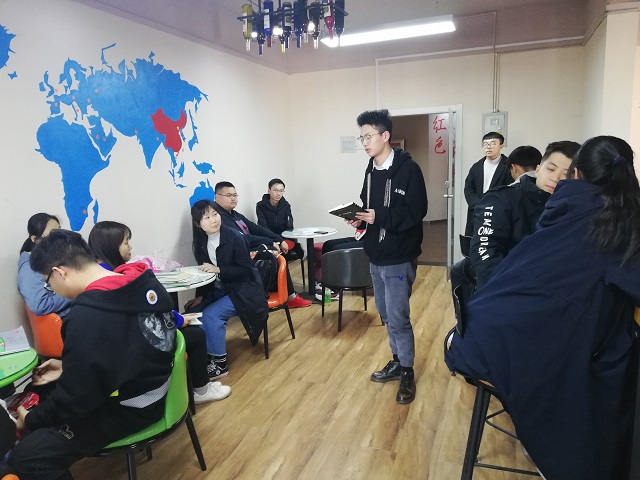 【完满班级】读书点亮人生——数据1801班“书香校园”完满班级活动