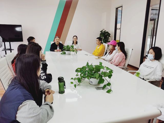 【院长座谈会】明确自身定位 充实大学生活——艺术传媒学院院长座谈会